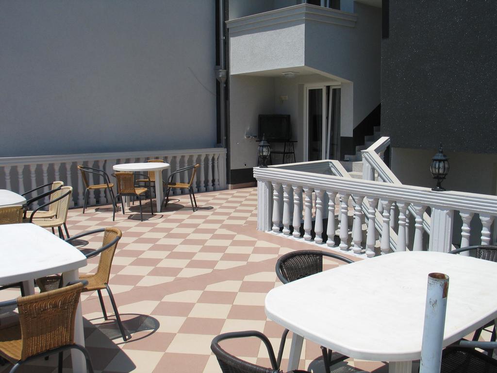 Guest House Dena Dobra Voda Esterno foto
