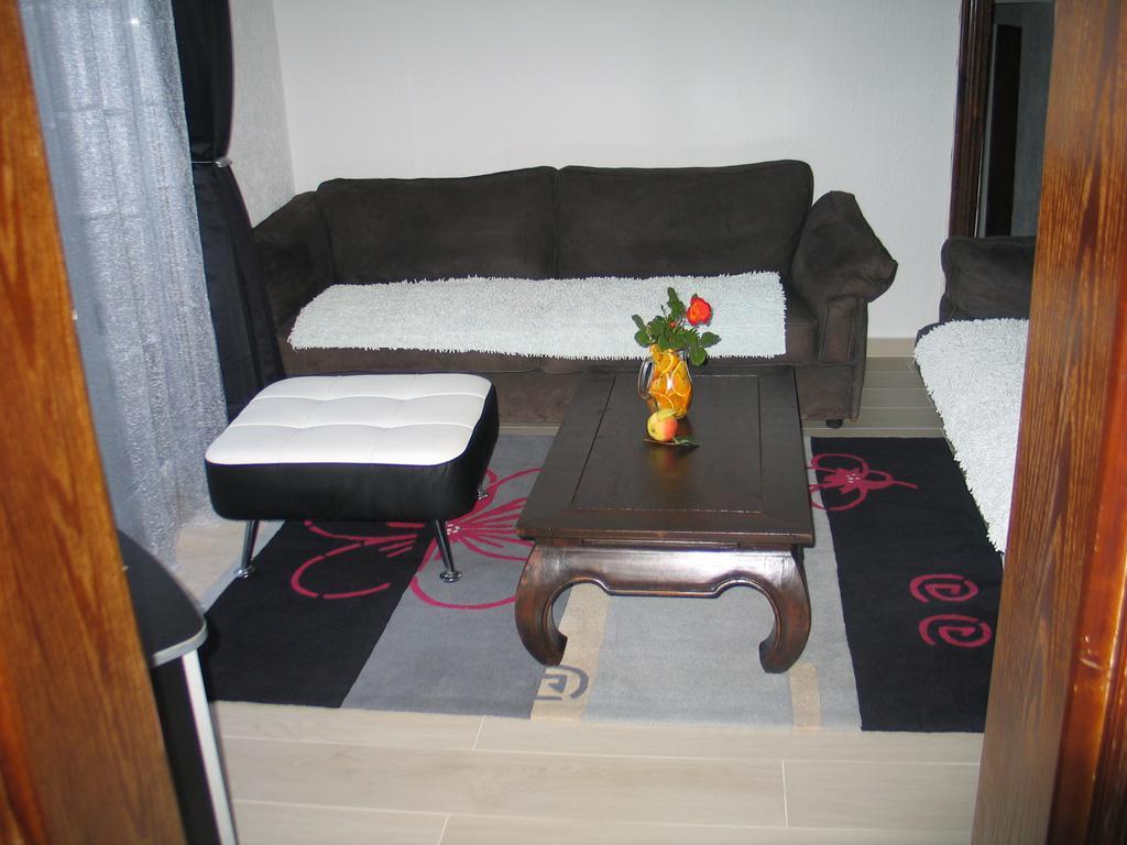 Guest House Dena Dobra Voda Esterno foto