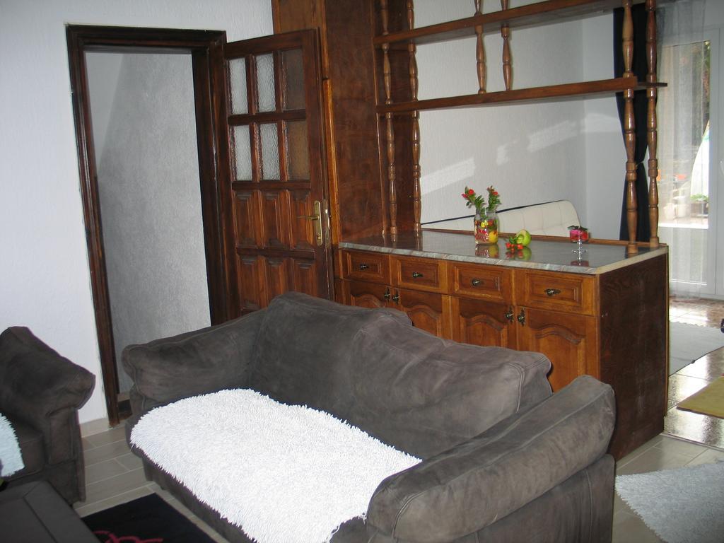 Guest House Dena Dobra Voda Esterno foto