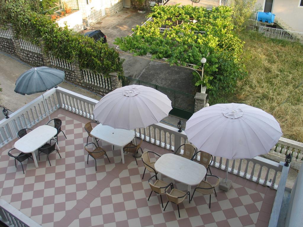 Guest House Dena Dobra Voda Esterno foto